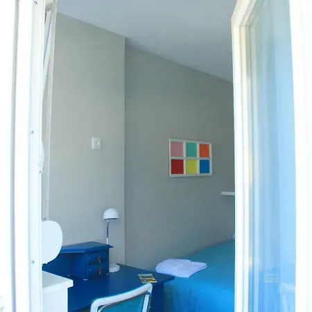 Гостевой дом Utopia House Porto Вила-Нова-ди-Гая